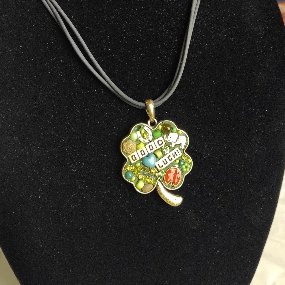 😄 3 for $13 Good luck necklace